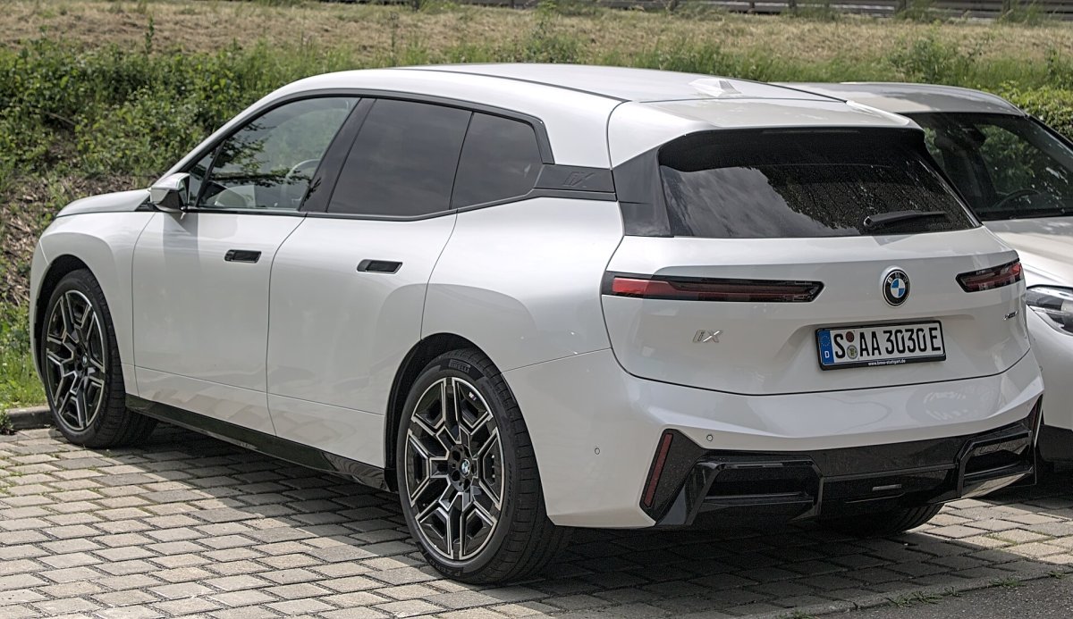 BMW iX M60 105.2 kWh — 2