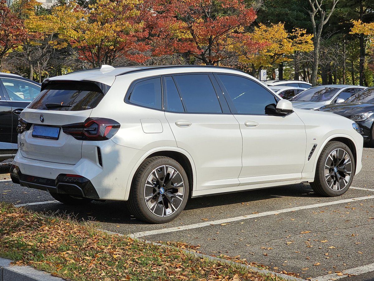 BMW iX3 iX3 74 kWh usable — 2