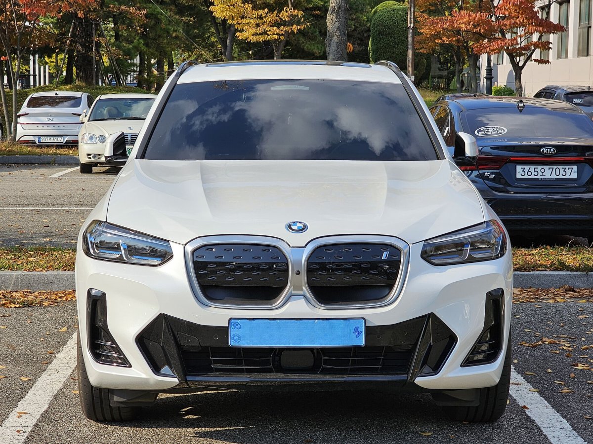 BMW iX3