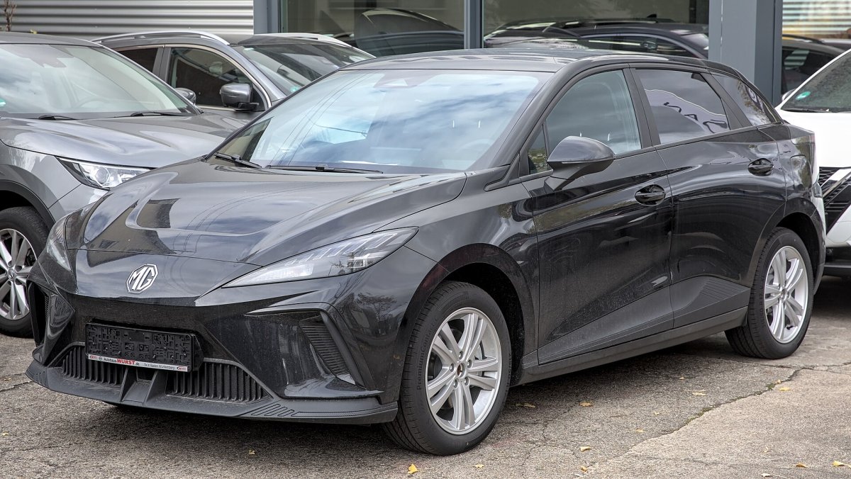 MG MG4 XPower 64 kWh AWD — 3