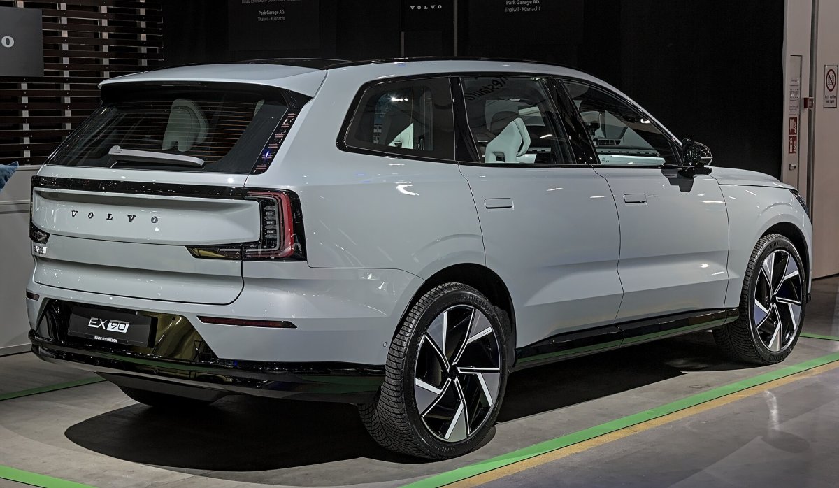 Volvo EX90 111 kWh Twin Motor