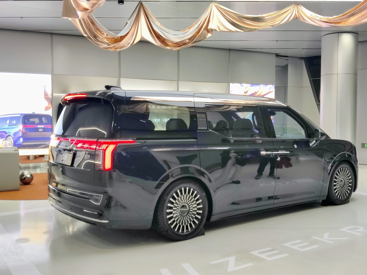 Zeekr 009 140 kWh