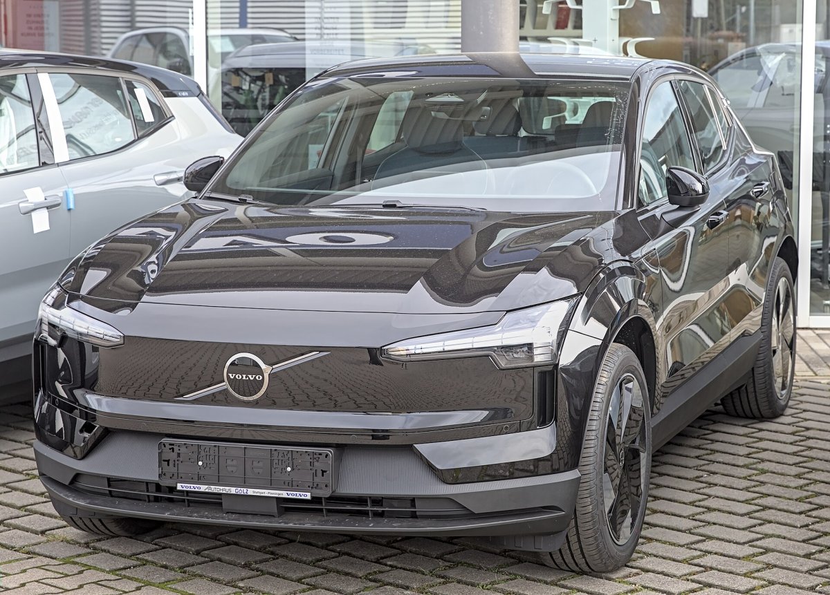 Volvo EX30 69 kWh Single Motor Extended Range — 3