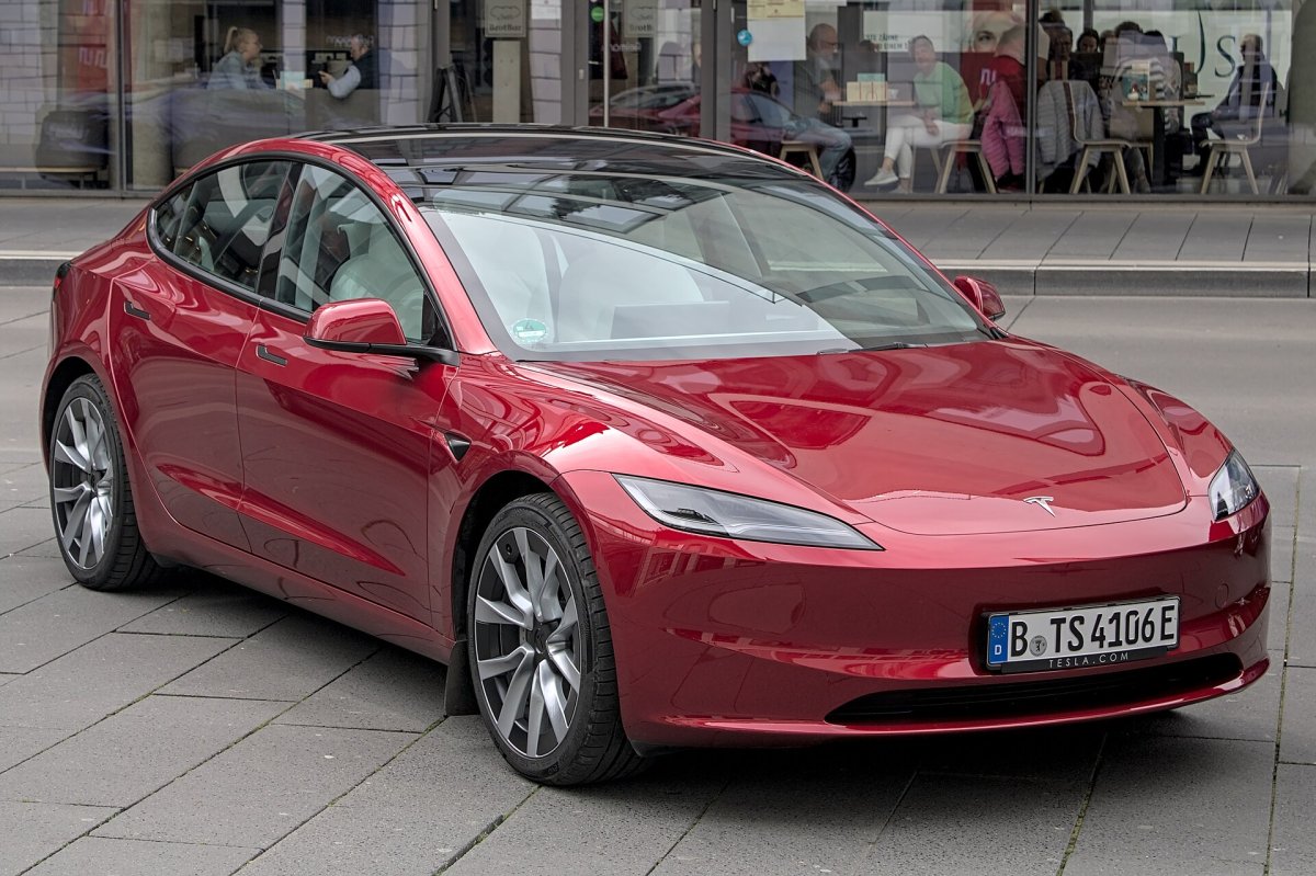 Tesla Model 3 Model 3 RWD (Highland) — 3