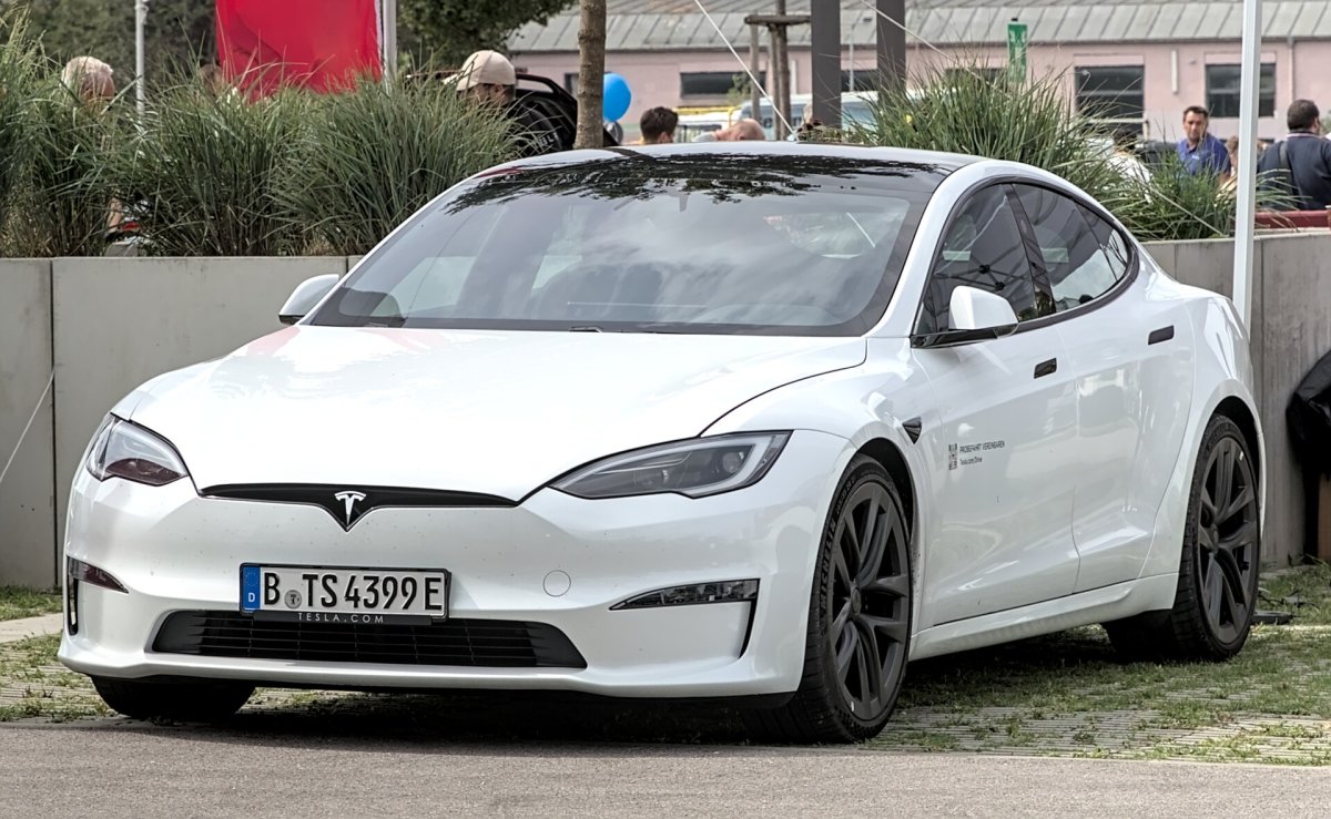 Tesla Model 3 Model 3 Long Range RWD (Highland)