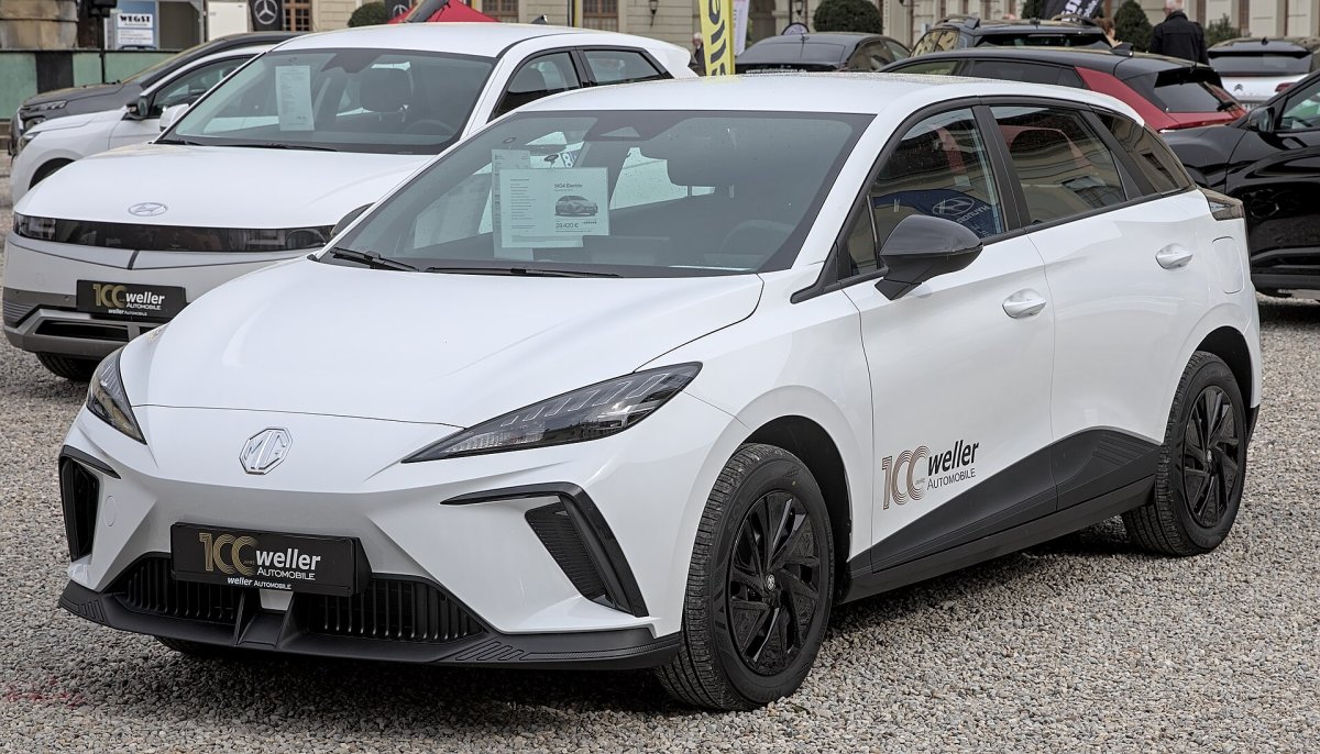 BMW iX3 50 xDrive iX3 50 xDrive — 2