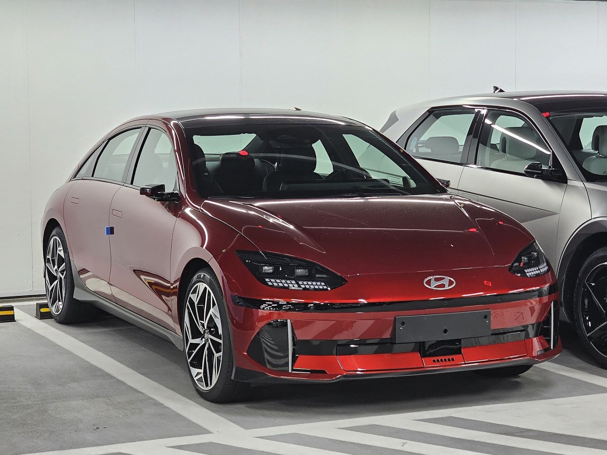 Hyundai IONIQ 6 Long Range RWD 77.4 kWh — 3