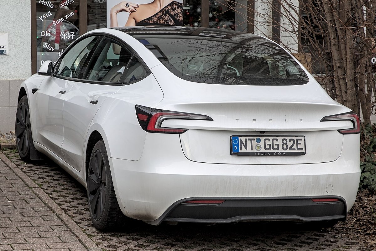 Tesla Model 3 Performance (Highland) — 2