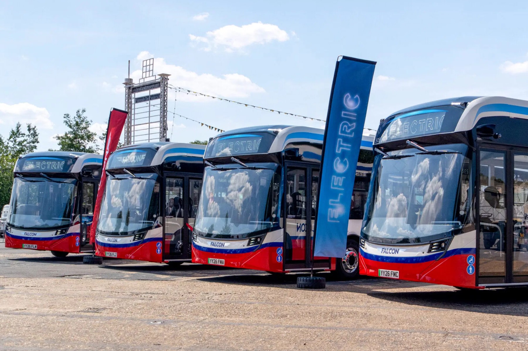Falcon Buses запускає перший електричний автобусний парк з оновленням депо
