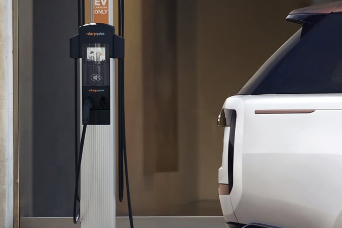 Jaguar Land Rover Switches to Digital Charging Services for EV Charging